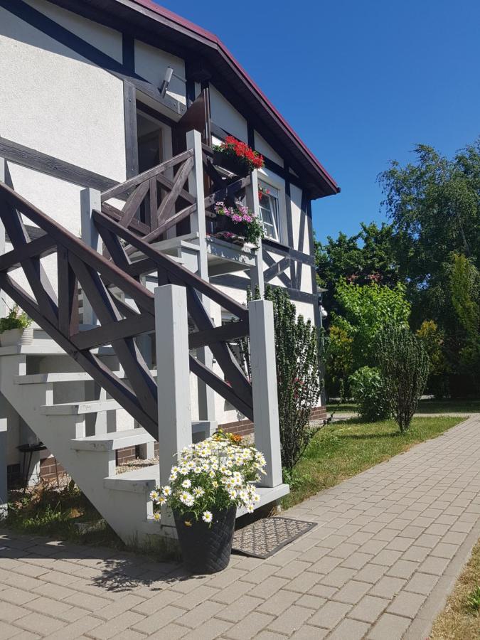 Nadmorskie Apartamenty Устка Екстериор снимка